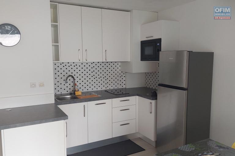 A louer bel appartement meublé à St Leu Stella