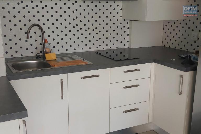 A louer bel appartement meublé à St Leu Stella