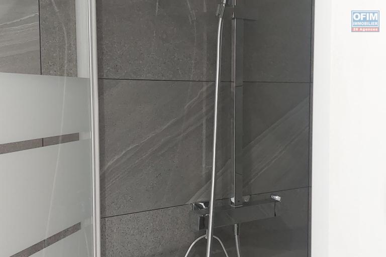 A louer bel appartement meublé à St Leu Stella