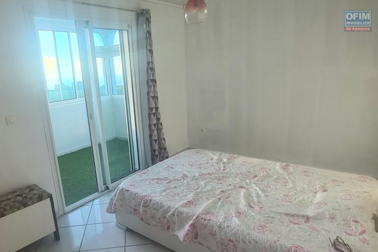 A Louer Villa de 4 chambres, dont 1 suite parentale, belle terrasse, jardin cl&ocirc;tur&eacute;, endroit au calme &agrave; STE MARIE/ TERRAIN ELISA