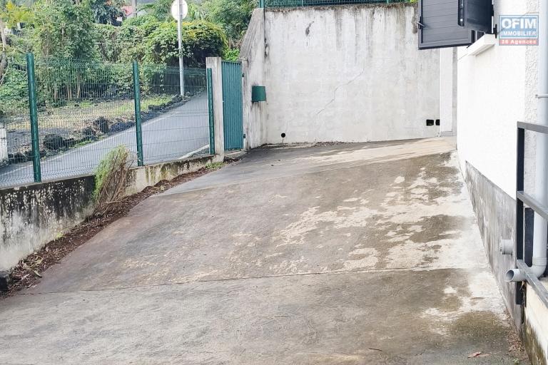Bel appartement de 94 m2 avec un grand jardin