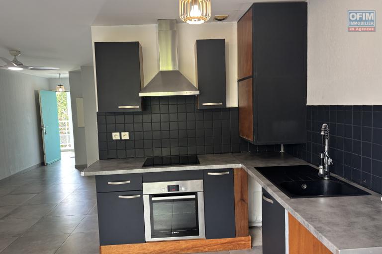 A vendre - Superbe T2 de 52 m2 entièrement rénové - Centre ville de Saint-Leu