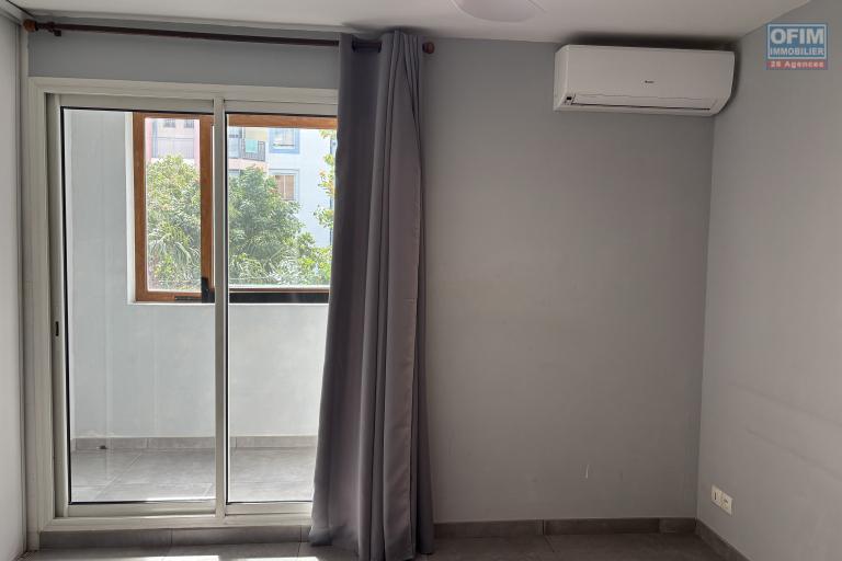 A vendre - Superbe T2 de 52 m2 entièrement rénové - Centre ville de Saint-Leu