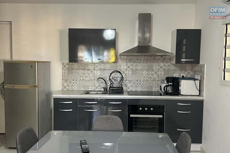 Un charmant studio meublé de 37 m2 environ à La Ligne Des Bambous - Saint Pierre