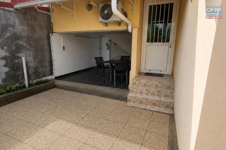 A Vendre Maison 2 chambres avec garage &agrave; SAINTE SUZANNE/ CENTRE