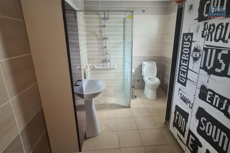 A Vendre Maison 2 chambres avec garage &agrave; SAINTE SUZANNE/ CENTRE