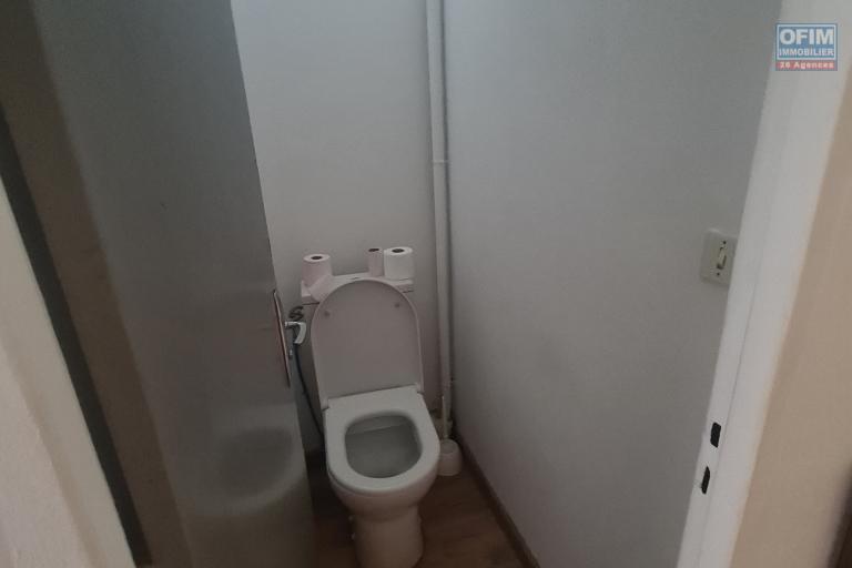 A Vendre Maison 2 chambres avec garage &agrave; SAINTE SUZANNE/ CENTRE