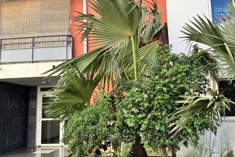 A louer ce bel appartement de type F2 sur la r&eacute;sidence INAIS &agrave; Sainte Clotilde.