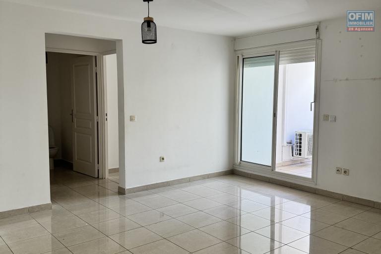 A louer ce bel appartement de type F2 sur la r&eacute;sidence INAIS &agrave; Sainte Clotilde.