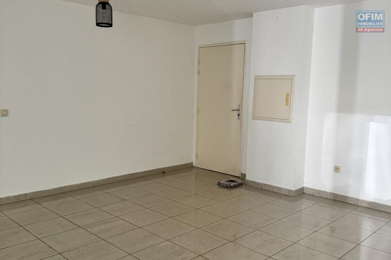 A louer ce bel appartement de type F2 sur la r&eacute;sidence INAIS &agrave; Sainte Clotilde.