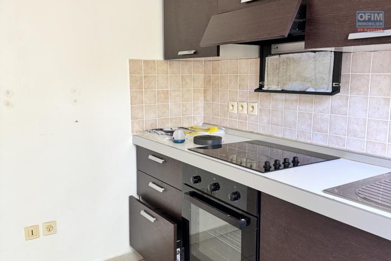 A louer ce bel appartement de type F2 sur la r&eacute;sidence INAIS &agrave; Sainte Clotilde.