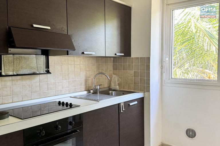 A louer ce bel appartement de type F2 sur la r&eacute;sidence INAIS &agrave; Sainte Clotilde.
