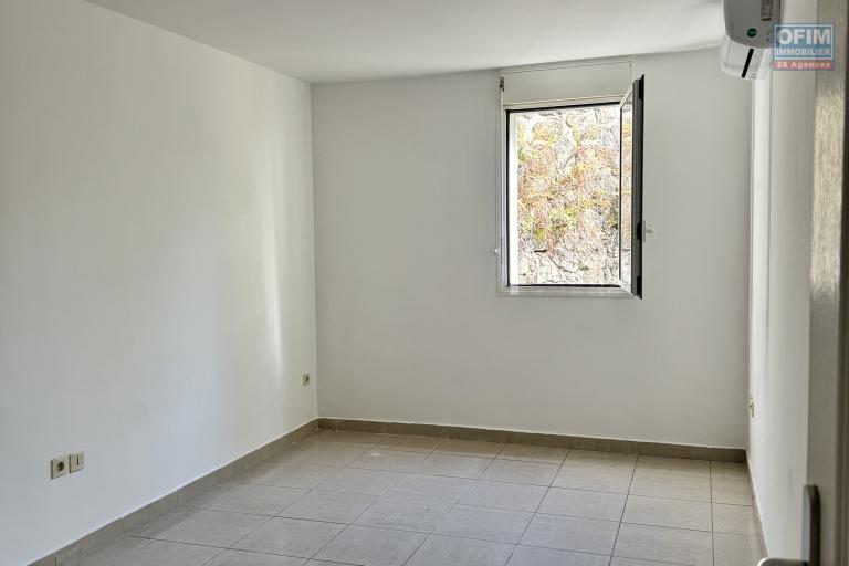 A louer ce bel appartement de type F2 sur la r&eacute;sidence INAIS &agrave; Sainte Clotilde.