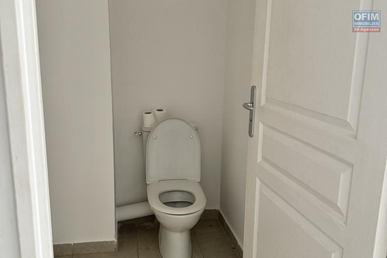 A louer ce bel appartement de type F2 sur la r&eacute;sidence INAIS &agrave; Sainte Clotilde.