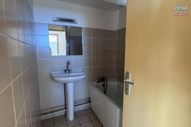 A louer ce joli appartement de type F2 sur la r&eacute;sidence GEORGES BRASSENS &agrave; Sainte Clotilde.