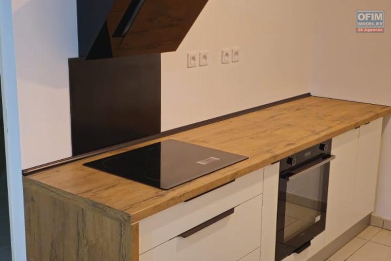 A vendre - Appartement T3 de 51 m2 avec varangue parking fermé-Secteur Sainte-Clotilde