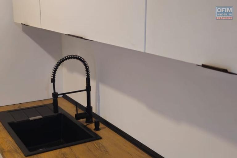A vendre - Appartement T3 de 51 m2 avec varangue parking fermé-Secteur Sainte-Clotilde