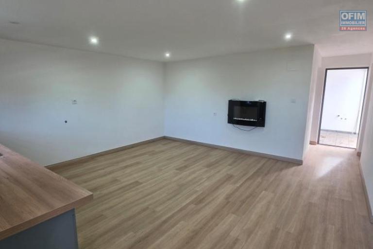 A louer villa entièrement rénovée avec grands espaces extérieurs