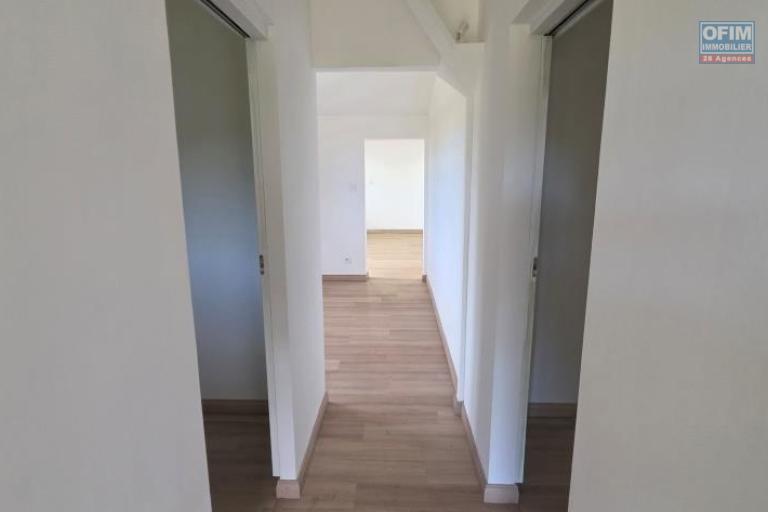 A louer villa entièrement rénovée avec grands espaces extérieurs
