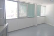 A LOUER LOCAL PROFESSIONNEL/ BUREAUX LE PORT