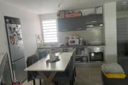 A vendre appartement T3 au centre ville de la Possession avec belle vue montagne.