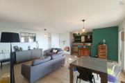 A vendre magnifique appartement 3 chambres avec vue sur mer et 2 parkings au centre ville de Saint-Denis