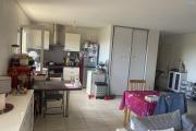 A vendre beau duplex T3 avec varangue- Dernier étage- Vue sur la ville, mer et montagne.