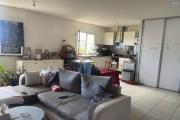 A vendre beau duplex T3 avec varangue- Dernier étage- Vue sur la ville, mer et montagne.