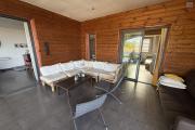 Belle maison récente F5 plain-pied de 130 m² habitables + 35 m² de varangue et 50 m² de terrasse avec jacuzzi, implantée sur un terrain plat de 572 m² avec vue mer et montagne.