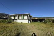 A vendre villa F5 avec garage sur un grand terrain de 2 000 m2 à la Plaine des Palmistes