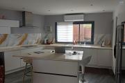 A LOUER MAISON MEUBLEE F5 DE 200 M2 AVEC PISCINE ET JACUZZI A PITON ST LEU