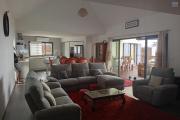 A LOUER MAISON MEUBLEE F5 DE 200 M2 AVEC PISCINE ET JACUZZI A PITON ST LEU