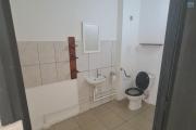 A LOUER - LOCAL COMMERCIAL 33 M2 - GRANDE MONTEE - SAINTE MARIE