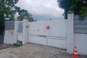A LOUER bureau container sur un terrain de 200 m2 sur Saint-Gilles Les Hauts &agrave; 900 euros!