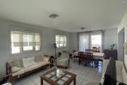 &Agrave; VENDRE &ndash; Maison F6 de 144 m&sup2; &ndash; BOIS DE N&Egrave;FLES SAINTE-CLOTILDE - salon/salle &agrave; manger 1er &eacute;tage