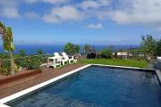 A LOUER MAISON MEUBLEE F5 DE 200 M2 AVEC PISCINE ET JACUZZI A PITON ST LEU