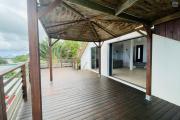 A LOUER belle villa invers&eacute;e de type F4 avec PISCINE CHAUFFEE et VUE exceptionnelle PLEIN OUEST sur BRAS CANOT ( Saint Gilles les Hauts) I NON MEUBLEESAINT GILLES LES HAUTS