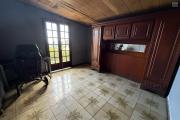 Grande maison s&eacute;par&eacute;e en deux (F3 et un F5) implant&eacute;e sur 913 m&sup2; de terrain avec vue imprenable mer et montagne.