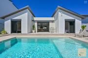 Villa Floé'A – Élégance contemporaine, piscine au sel et vue sur l’ouverture du cirque de Cilaos La Rivière Saint-Louis (525000€)