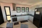 Bel appartement T3 en RDC avec magnifique vue mer et montagne proche centre ville