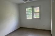 A louer appartement de type T4 dans une petite résidence proche école et petite vue mer
