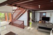 A vendre spacieuse maison T/7 à Saint Denis- La Montagne