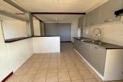 A vendre spacieuse maison T/7 à Saint Denis- La Montagne