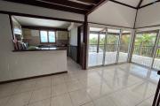 A vendre spacieuse maison T/7 à Saint Denis- La Montagne
