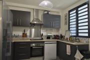 A vendre appartement T3  de 70,60  m2 avec varangue -R&eacute;sidence r&eacute;cente centre ville de  LA POSSESSION