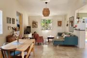 A LOUER Magnifique maison MEUBL&Eacute;E de type F5 avec PISCINE et VUE MER &agrave; SAINT-PAUL