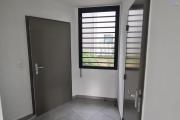 A louer grand studio neuf d'environ 34 m&sup2; dans r&eacute;sidence pour &eacute;tudiants &agrave; l'universit&eacute; du Tampon