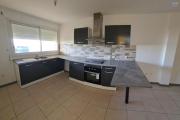 A vendre appartement F2 avec grande varangue ET jardinet le Tampon 14 &eacute;me