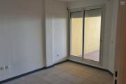 A vendre appartement F2 avec grande varangue ET jardinet le Tampon 14 &eacute;me