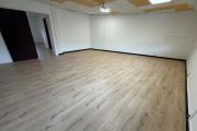 A louer local professionnel ou commercial enti&egrave;rement r&eacute;nov&eacute; d'environ 66 m&sup2; proche du centre ville le Tampon